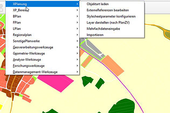 Ansicht auf einen FNP in QGIS mit XPlanungstool © Planungsverband Äußerer Wirtschaftsraum München (PV) Ansicht auf einen FNP in QGIS mit XPlanungstool © Planungsverband Äußerer Wirtschaftsraum München (PV)