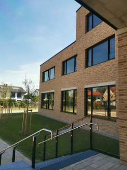 Außenansicht Gymnasium